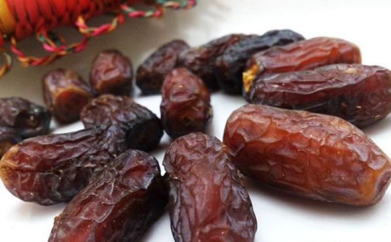 Types of Iranian Dates & Fruits